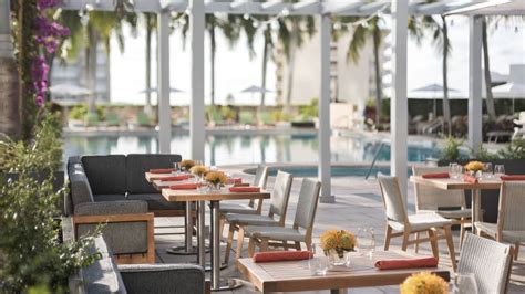 Miami Luxury Hotel Pool | Terrace Pool | Four Seasons Miami