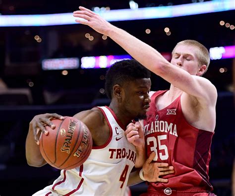 Oklahoma basketball: Sooner men No. 17 in major polls this week