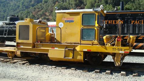 Fairmont Tamper | Niles Canyon Railway