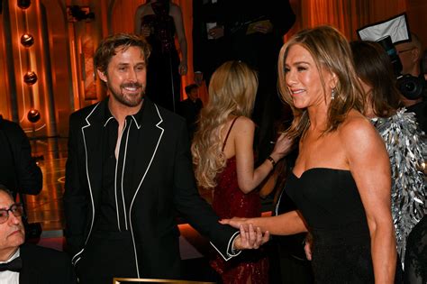 Ryan Gosling and Jennifer Aniston welcome each other for an A-list night - Golden Globes