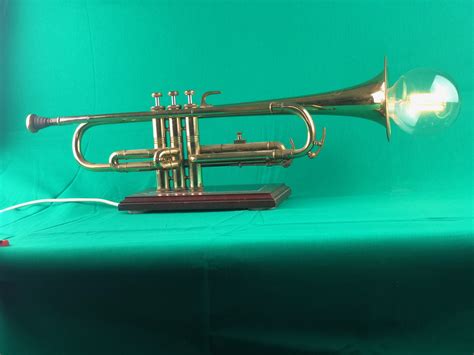 Vintage Trumpet Lamp – Clever Ideas