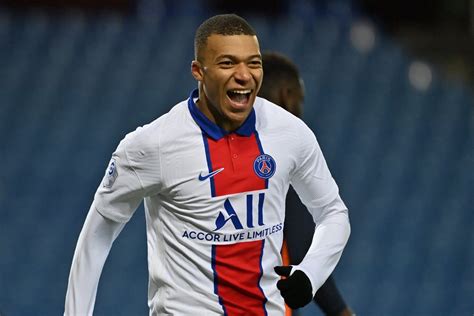 Football. Kylian Mbappé a inscrit son 100e but avec le PSG et égale Rocheteau