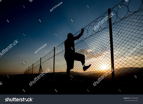 24,531 Escape prison Images, Stock Photos & Vectors | Shutterstock