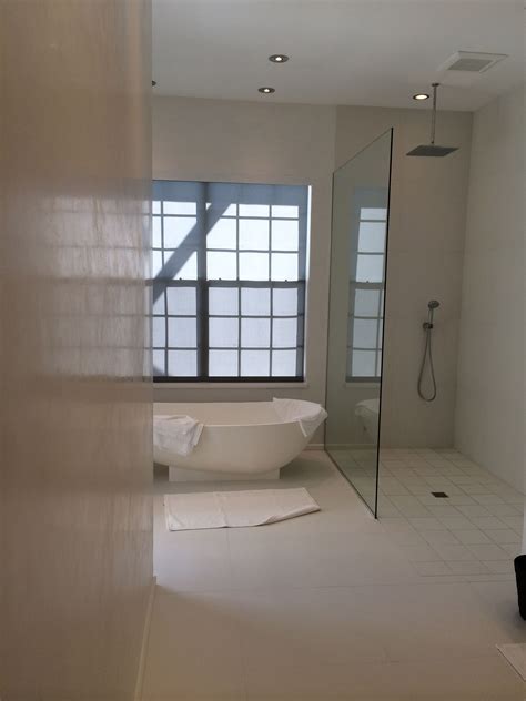 White on White Venetian Plaster | Small bathroom, Venetian plaster, Bathroom