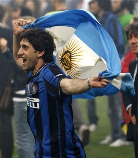 sports: Diego Milito 1999–2003: Early years in Argentina