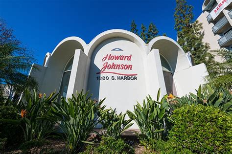 Howard Johnson Anaheim Hotel Review - Disney Tourist Blog