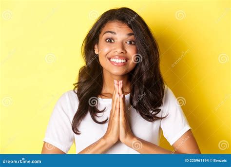 Close-up of Cheerful African-american Girl, Smiling and Saying Thank ...