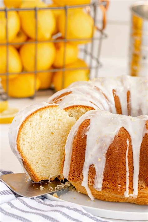 Lemon Bundt Cake (Super Easy Recipe!) - Kylee Cooks