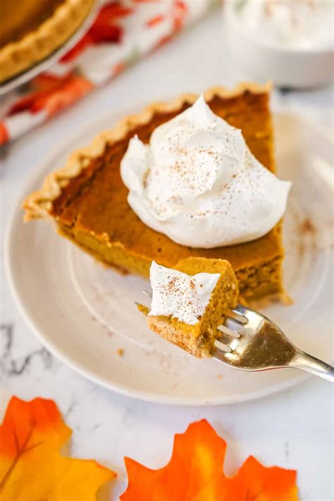 10 Best Substitutes for Evaporated Milk in Pumpkin Pie | Get On My Plate