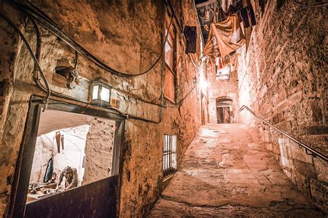 Is Mary King's Close In Edinburgh Haunted? | TouristSecrets