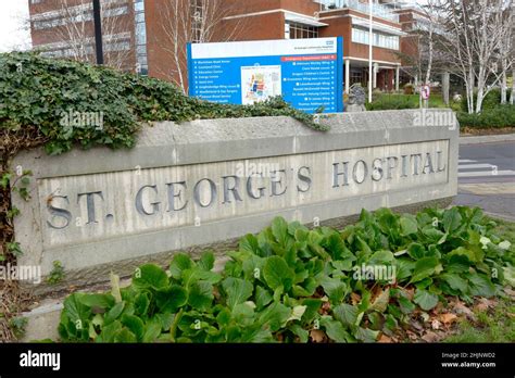 St george's hospital exterior london hi-res stock photography and images - Alamy