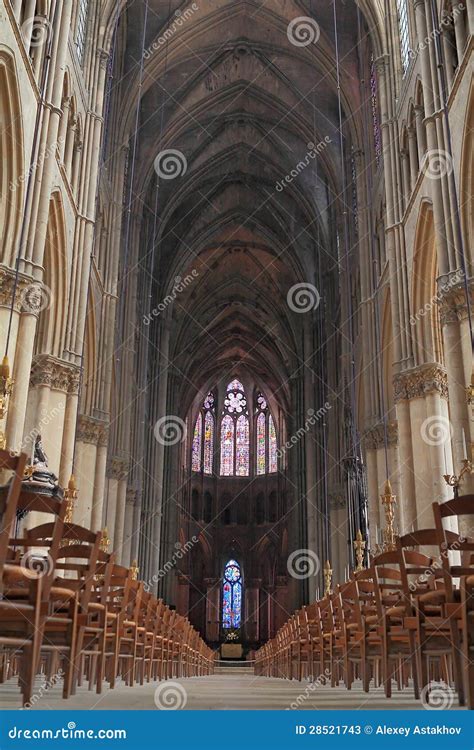 Interior of Reims Cathedral Editorial Stock Photo - Image of cathedral, diminishing: 28521743