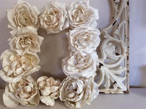 DIY "plaster flowers" frames. | flowers | Diy plaster, Plaster crafts, Plaster art