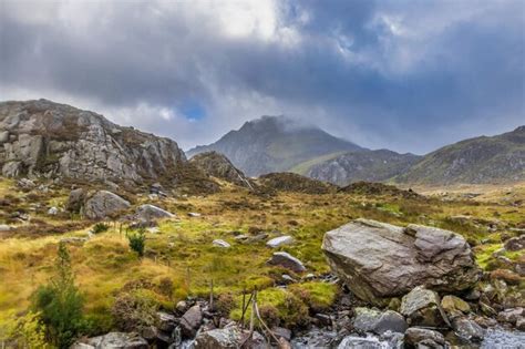 Premium Photo | Snowdonia national park