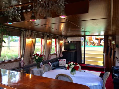 Wine & Water Barge | Burgundy Canal Cruise - France Cruises