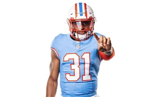 Tennessee Titans unveil throwback Oilers uniforms - UPI.com