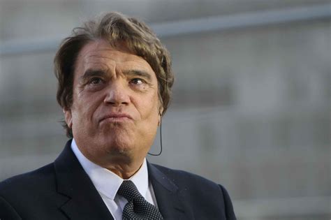 VIDEO. Bernard Tapie pousse la chansonnette sur France 2