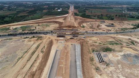 Bengaluru to Chennai in 2 hours through new expressway by this year: Gadkari | HT Auto