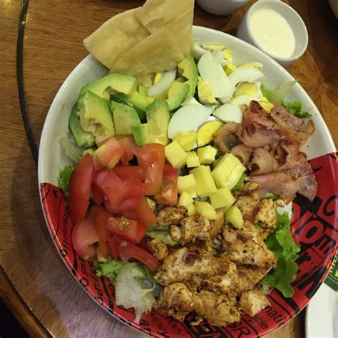 Mugg n bean Classic Cobb salad ️ | Classic cobb salad, Cobb salad, Salad