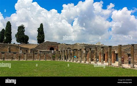 The incredible ruins of Pompeii Stock Photo - Alamy