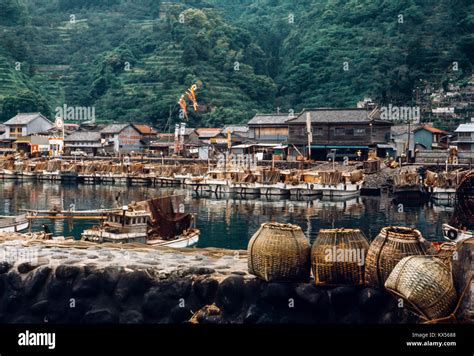 Japanese fishing village hi-res stock photography and images - Alamy