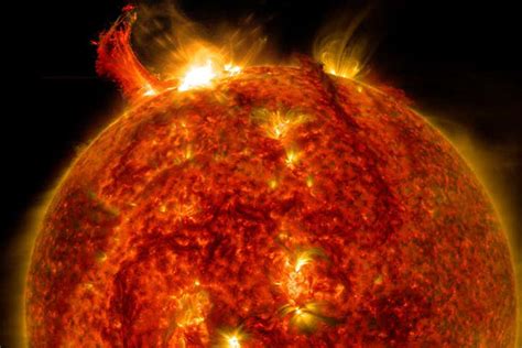 A tech-destroying solar flare could hit Earth within 100 years | New ...