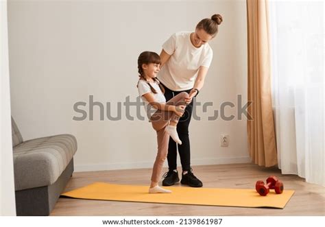 23,207 Kids Leg Exercises Images, Stock Photos & Vectors | Shutterstock