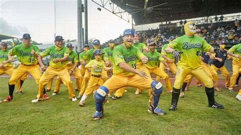 Baseball Team’s Dance Moves Go Viral - Scottsdale, AZ Fred Astaire Dance Studio