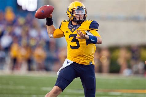 It's Time to Give West Virginia Quarterback Skyler Howard His Due - The Smoking Musket