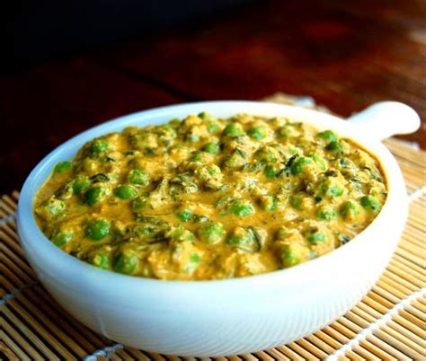 Methi Matar Malai, Green Peas in a Creamy Sauce • Holy Cow! Vegan Recipes