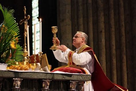 French Catholic Bishops Express ‘Esteem’ for Traditional Latin Mass ...