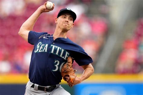 New York Yankees Claim Veteran Starting Pitcher From Mariners - Sports ...