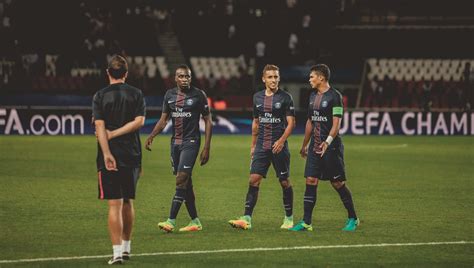 PSG v Arsenal in the Champions League Group Stages - SoccerBible