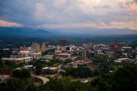 Asheville, North Carolina, Approves Reparations for Black Residents - The New York Times