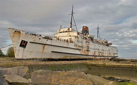 11 Abandoned Ferries, Ocean Liners, Cruise Ships & Hovercraft - Urban Ghosts Media