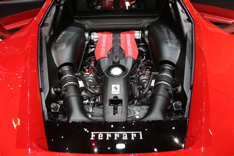 Ferrari: il motore V8 biturbo 3.9 è Motore dell'Anno 2018 - ClubAlfa.it