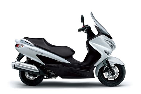 BURGMAN 200 | MOTORCYCLE | Global Suzuki