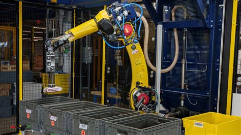 Logistics Matters - Amazon introduces item picking robot