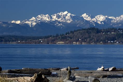 Edmonds Beach | Edmonds, WA waterfront and Olympic Mountains… | Flickr