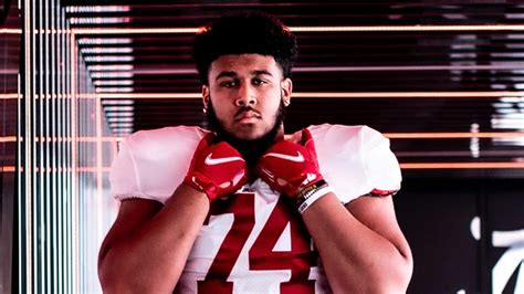 Five-Star OT Kadyn Proctor flips to Alabama - On3