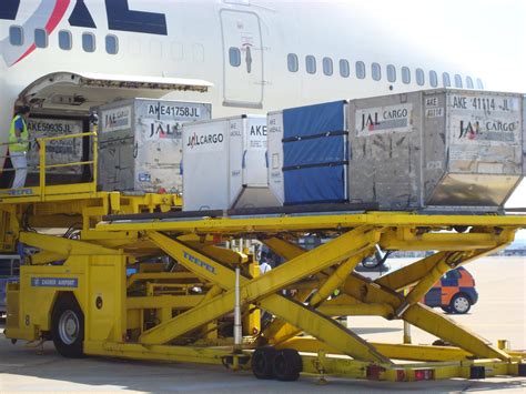 airbus a380 - What is the average time taken to load and unload the luggage? - Aviation Stack ...