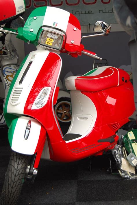 Vespa Scooters Colors - Scooters Zones