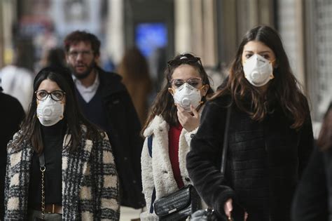 How Do Face Masks Control the Spread of Disease? | Britannica