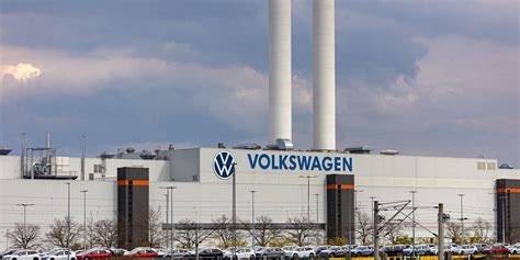 Volkswagen to Keep Factory Running in China’s Xinjiang Region - WSJ