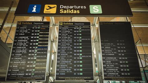 Salidas de vuelos- Aeropuerto Madrid - Barajas | Ryanair, Vueling, Iberia, Air Europa, Qatar