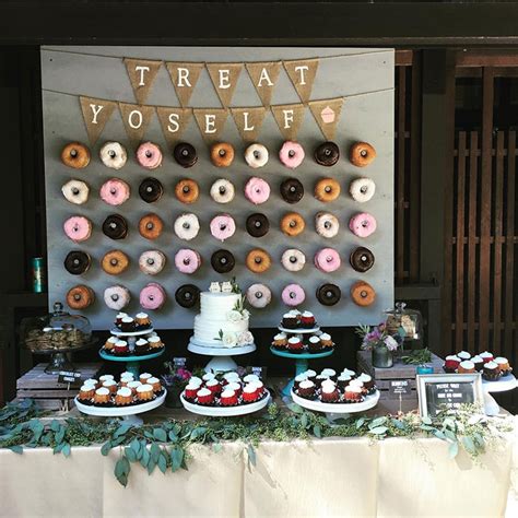 Donut Walls Is The Newest Wedding Trend That Will Win Over Your Guests ...
