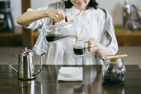 Coffee Brewing 101: How to Make Ground Coffee | Snact