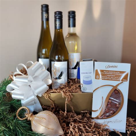 White Classics Gift Basket – Cooper's Hawk Vineyards