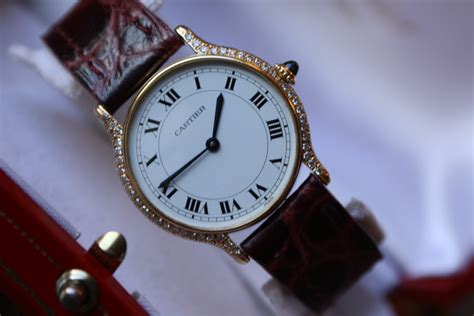 Cartier Paris ladies watch from 1982 with diamond set by cartier - VINTAGE TIMES AMSTERDAM