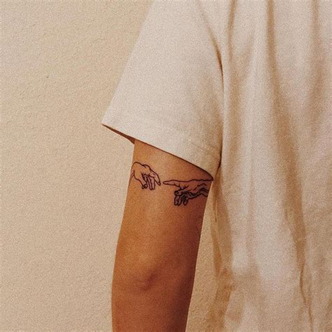 minimalist tattoo placement #Minimalisttattoos | Tattoos, Tiny tattoos, Tattoo models